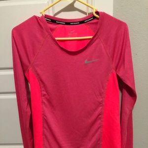 Nike women’s long sleeved shirt